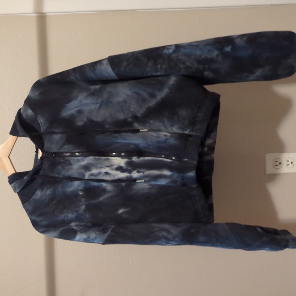 Cropped zip up
